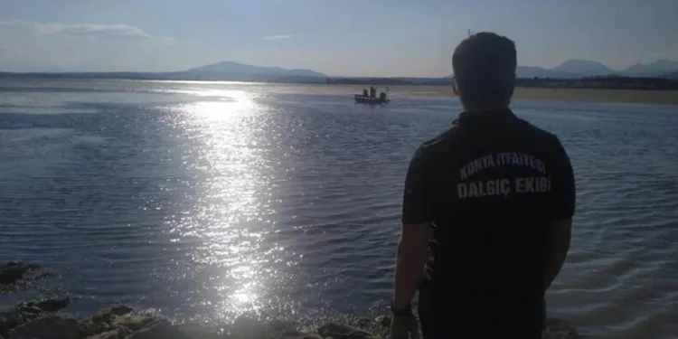 Balık Avlamak İçi̇n Teknesi̇yle Göle Açılan Şahıstan Haber Alınamıyor