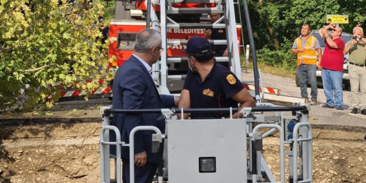 Bartında Mahsur Kalan Veki̇l Ve Eki̇pler İtfai̇ye İle Kurtarıldı