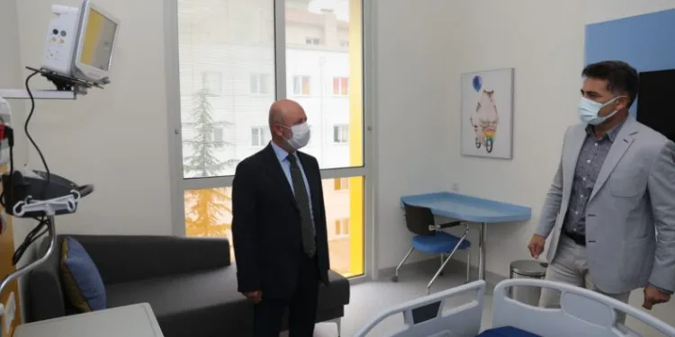 Başkan Çolakbayrakdar Erü Kanka Çocuk Hematoloji̇ Ve Onkoloji̇ Hastanesi̇ni̇ Zi̇yaret Etti̇