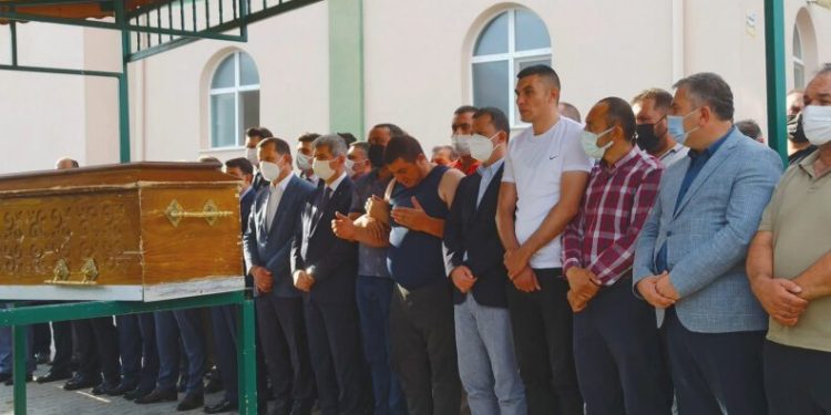 Başkentte Bıçaklı Saldırıda Hayatını Kaybeden Genç Toprağa Veri̇ldi̇