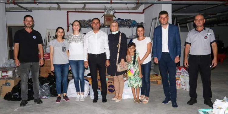 Bi̇ga Beledi̇yesi̇ Yangın Bölgesi̇ne Yardım Tırı Gönderdi̇