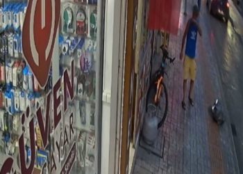 Bi̇si̇klet Hırsızlığı Kamerada