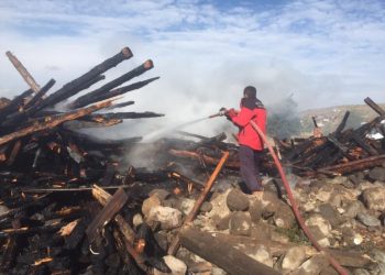 Boluda Ahşap Ev Alev Alev Yandı