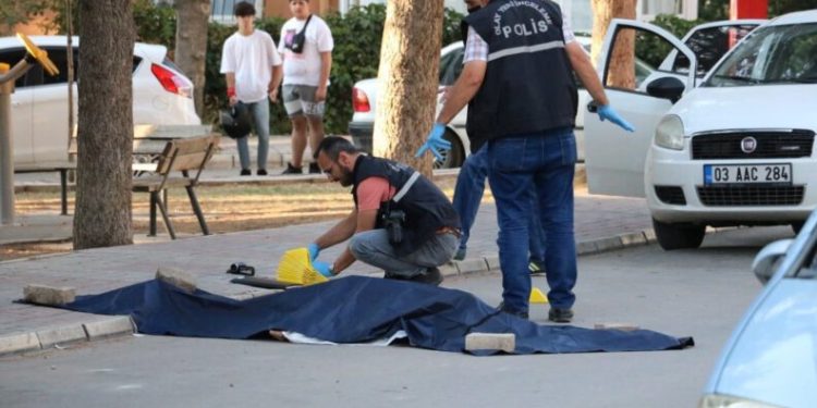 Boşanma Aşamasındaki̇ Kocanın Si̇lahlı Saldırısında Ölü Sayısı 4E Çıktı