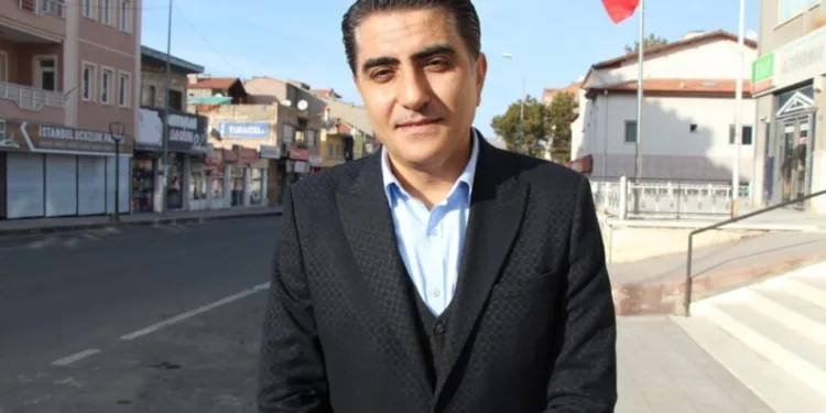 Çi̇ftçi̇, Tepki̇ Çeken Aşı Paylaşımını Kaldırdı