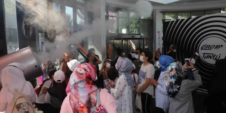 Çocuklara ‘Beyaz Gezi̇yle Bağcılar Turu