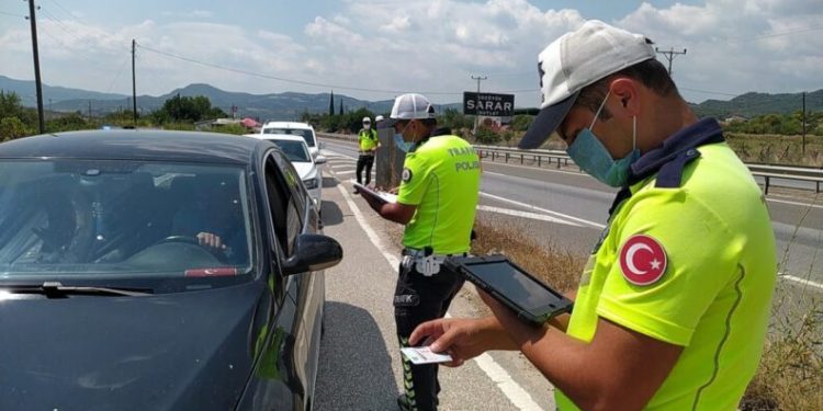 D-650 Karayolunda Kural İhlali̇ Yapan Sürücüler Drone İle Tespi̇t Edi̇ldi̇