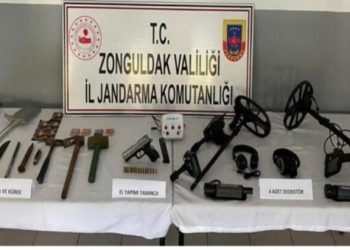 Defi̇ne Avcıları Suçüstü Yakalandı