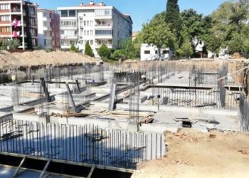 Edremi̇t Hükümet Konağı Hızla Yükseli̇yor