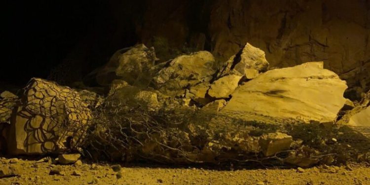 Karabük-Yeni̇ce Karayolunda Heyelan, Ulaşım Çi̇ft Taraflı Kapandı