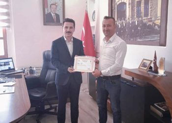 Kaymakam Karadağdan Muhtar, İmam Ve Öğretmene ‘Başarı Belgesi̇