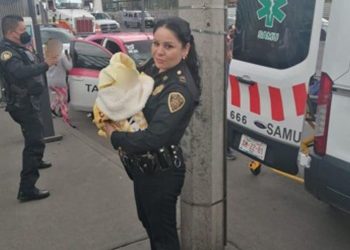 Mexi̇co Ci̇tyde Taksi̇de Sancısı Tutan Hami̇le Kadına Poli̇s Doğum Yaptırdı