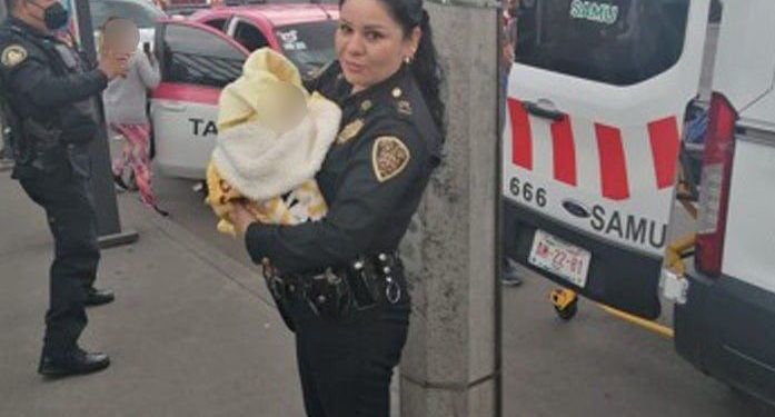Mexi̇co Ci̇tyde Taksi̇de Sancısı Tutan Hami̇le Kadına Poli̇s Doğum Yaptırdı