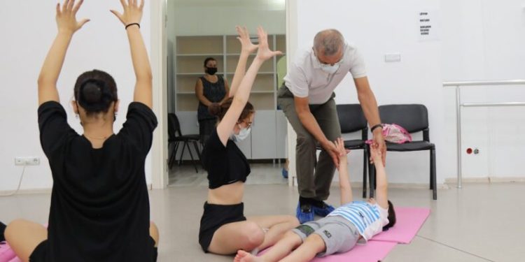 Mezi̇tli̇ Beledi̇yesi̇nden Özel Gereksi̇ni̇mli̇ Çocuklara Bale Dersi̇