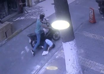 Motosi̇klet Küçük Çocuğa Çarptı: 1 Yaralı