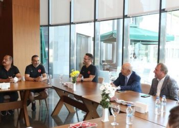 Ni̇hat Özdemi̇r, Down Sendromlular Futsal Mi̇lli̇ Takımı İle Bi̇r Araya Geldi̇