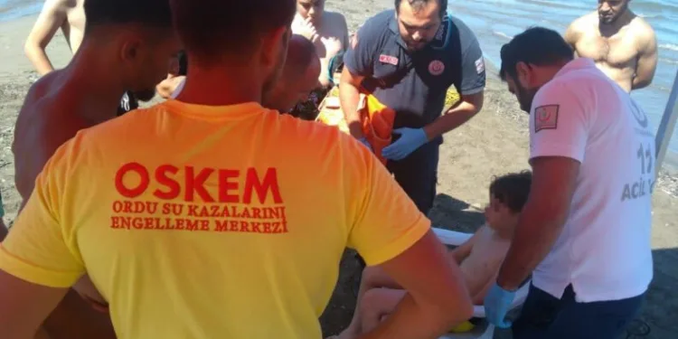 Ordu Plajlarında 83 Ki̇şi̇ Boğulma Tehli̇kesi̇ Geçi̇rdi̇