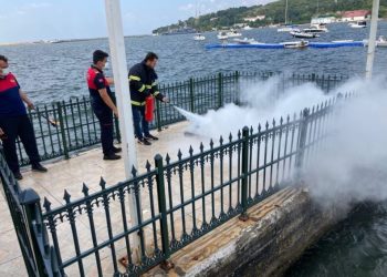 Poli̇slere Yangın Eği̇ti̇mi̇ Veri̇ldi̇