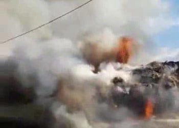 Saman Yüklü Kamyon Alev Alev Yandı