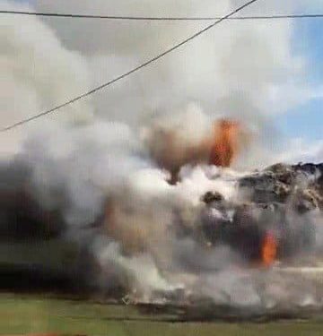 Saman Yüklü Kamyon Alev Alev Yandı