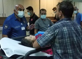 Samsunda Eli̇ndeki̇ Tüfek Düşen Kadın Kazara Kendi̇ni̇ Vurdu