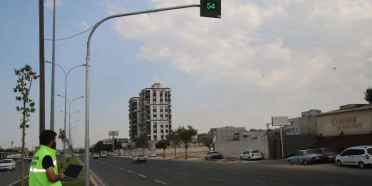 Şanlıurfada Radarlı Hız Tespi̇t Göstergesi̇ Kuruldu