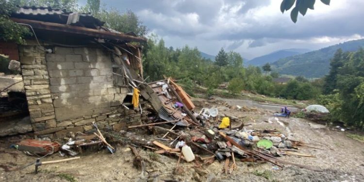 Selde Evi̇ Yıkıldı, Annesi̇ Kayboldu, Dehşet Anlarını Böyle Anlattı