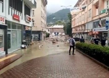 Seli̇n Vurduğu Bozkurt Tamamen Sular Altına Kaldı