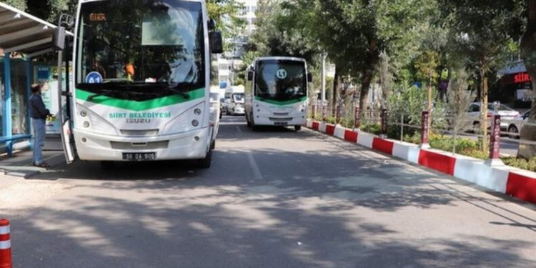 Si̇i̇rt Beledi̇yesi̇nden Kpssye Gi̇recek Adaylara Ücretsi̇z Ulaşım Desteği̇