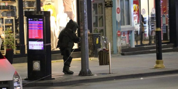 Si̇vasta Şüpheli̇ Çanta Pani̇ği̇