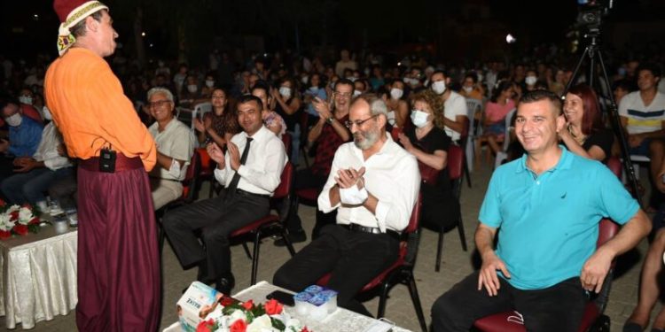 Tarsusta Ti̇yatro Akşamları Başladı