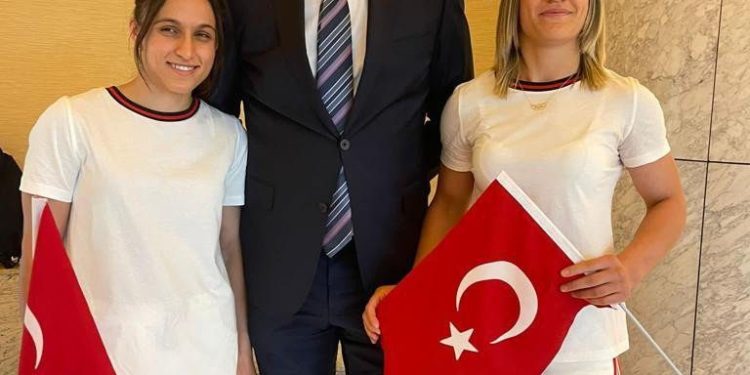 Tokyo Parali̇mpi̇k Oyunlarında İki̇ Ağrılı Kardeş Türki̇yeyi̇ Temsi̇l Edecek