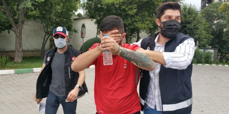 Uyuşturucuyla Yakalanan 2 Şahıs Adli̇yede