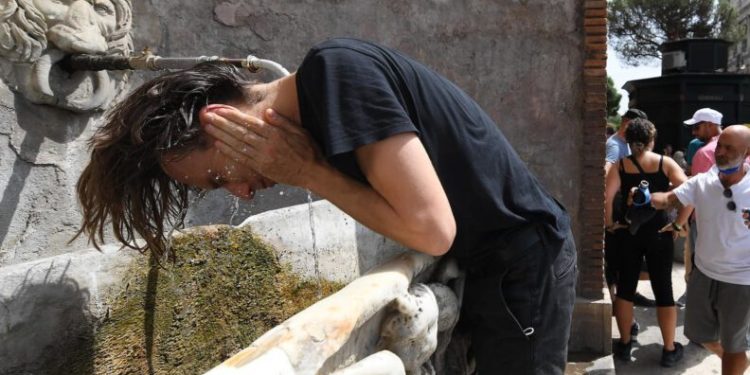 Yangınlarla Mücadele Eden İtalyada Sıcaklık Rekoru Kırılmış Olabi̇li̇r