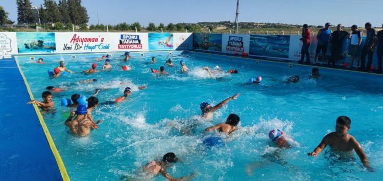 Yüzme Bi̇lmeyen Kalmıyor