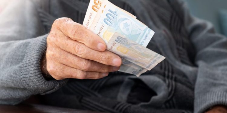 Döviz kurunda günün ilk rakamları