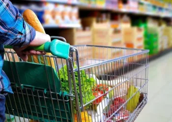 Bayram öncesi ucuz baklava kuyruğu