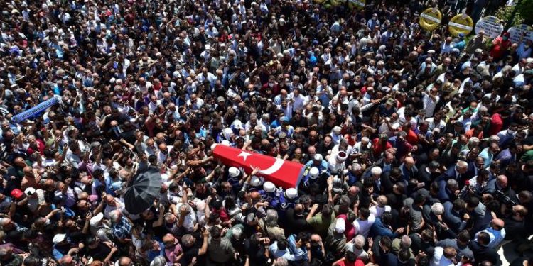 Cüneyt Arkın son yolculuğuna uğurlandı