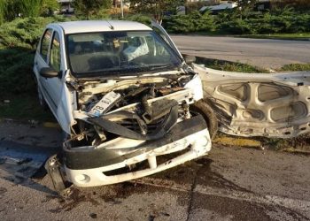 Tır otomobille çarpıştı: 3 yaralı