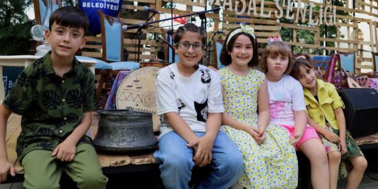 Bursa’da masal dünyasına renkli yolculuk