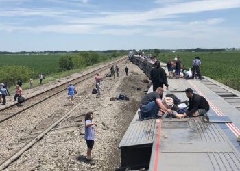 ABD’de tren raydan çıktı: en az 3 ölü