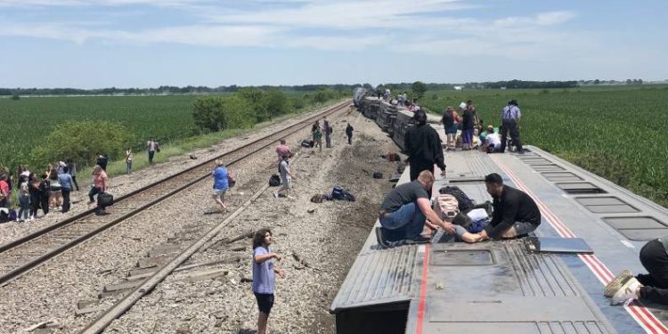 ABD’de tren raydan çıktı: en az 3 ölü