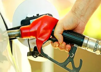 Benzine indirim bekleniyor