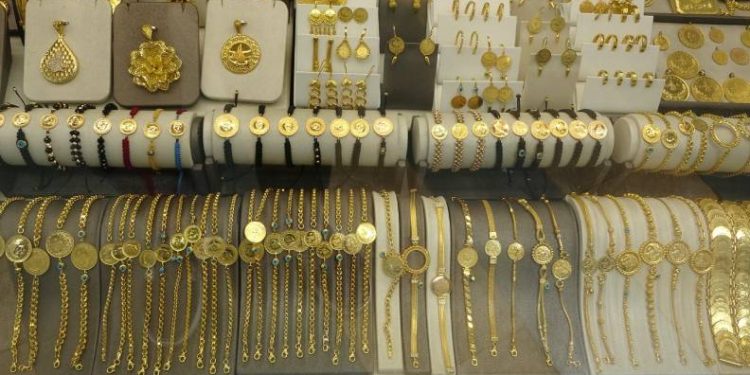 Altının gerilemesi kuyumcuları hareketlendirdi