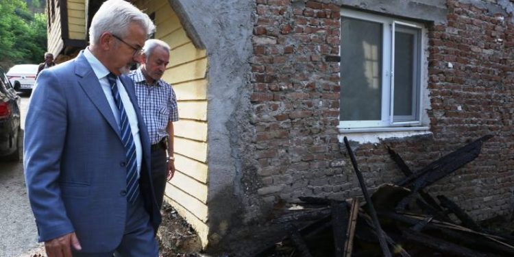 Başkan Erdem’den yangın mağdurlarına destek sözü