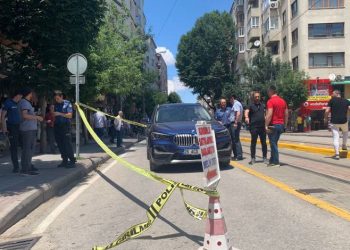 Yol kesip kadın sürücüyü vurdu