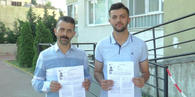 Baba-oğul üniversite sınavında rakip oldu
