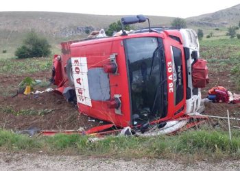 Marmaris yangınından dönen ekip kaza yaptı