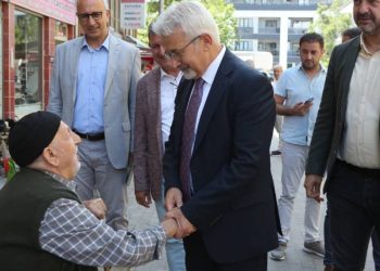 Başkan Erdem Fethiye’de vatandaşı dinledi