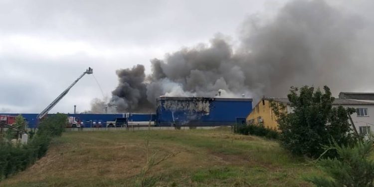 Kimya fabrikasında büyük yangın